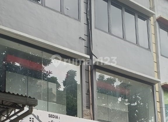 Price Drop for Terraced Shophouses in Daan Mogot Baru, West Jakarta 2