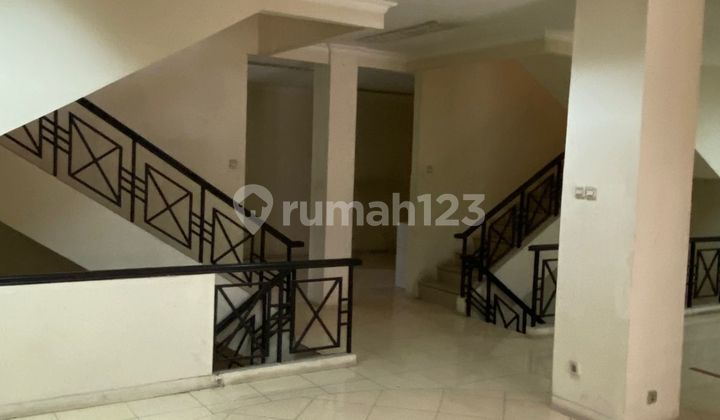 Terraced shophouse on the new main road of Daan Mogot, West Jakarta 2