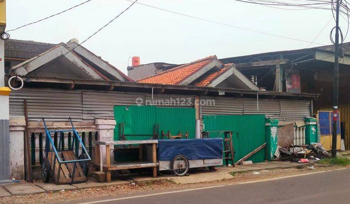 Rumah Bangunan Tua Hitung Tanah di Daerah Halim 1