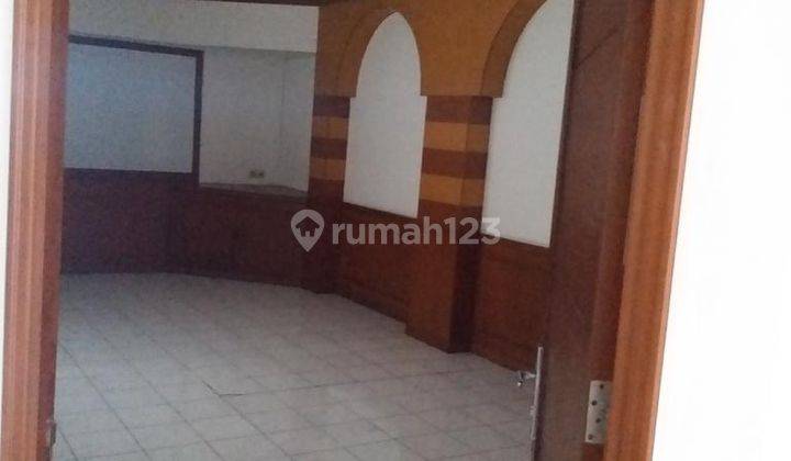 Ruko 4,5 Lantai, 4 Toilet, Rapi Siap Pakai Jl Balikpapan Menteng 2