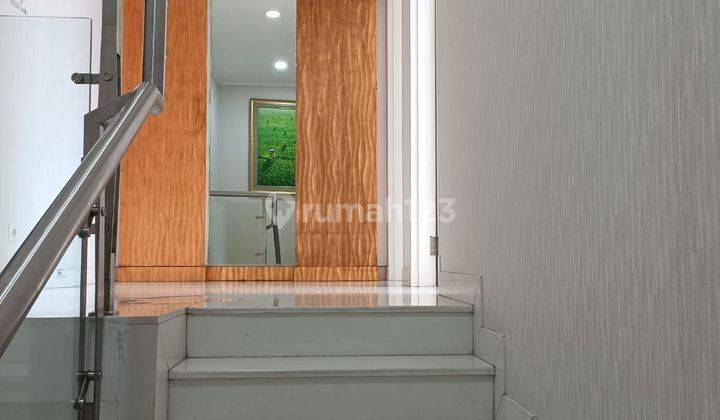 Town House Cantik, Rapi Dengan Balkon 2 Dapur di Mansion 2