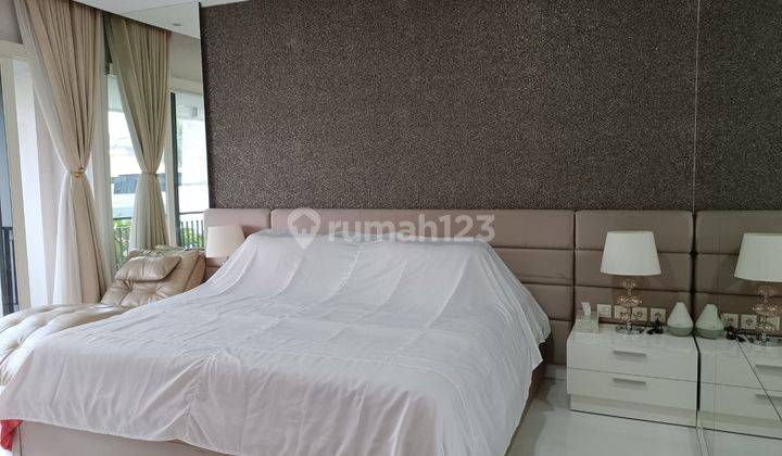 Town House Cantik, Rapi Dengan Balkon 2 Dapur di Mansion 1