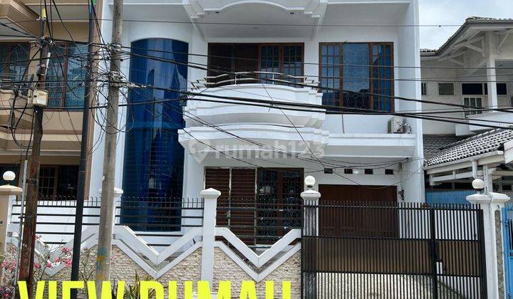 Rumah Cantik Siap Huni, Semi Furnished di Graha Sunter Pratama 1