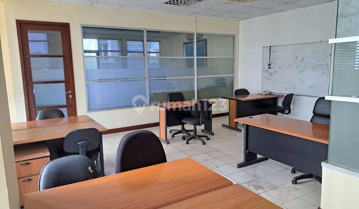 Ruko Kantor Sudirman 4 Lantai, Bagus, Semi Furnished, Strategis 2