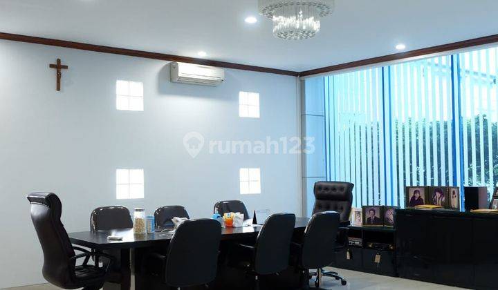 Gedung Kantor Lokasi Strategis 6 Lantai+rooftop,lift,parkir8mobil 1