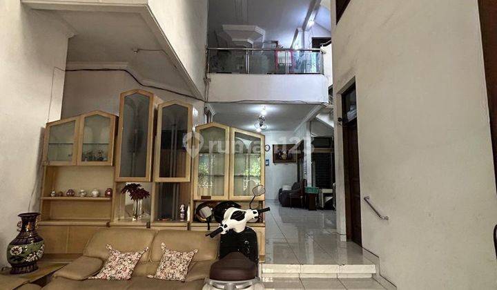 Rumah dijual dibawah NJOP, semi furnished, LT 235 M2, LB 250 M2 2