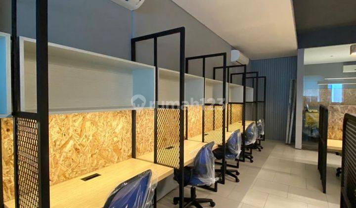 Disewakan ruang kantor di lantai 2, luas 135M2, fully furnished 1