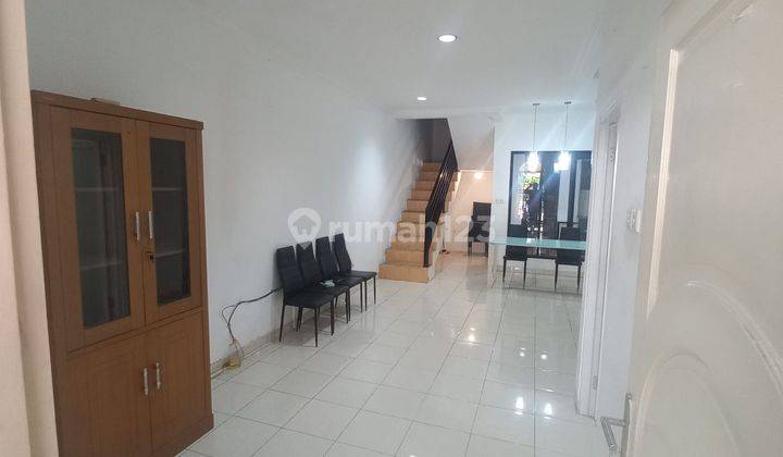 Rumah Full Furnished Bagus dan Terawat 2