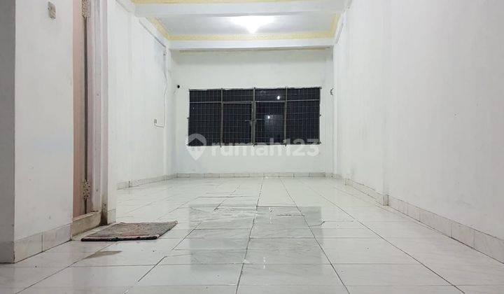 Dijual Rumah 3 Lantai di Pasar Glodok Selatan Untuk Usaha 2