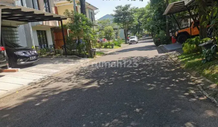 Rumah  Bagus Unfurnished SHM di Cluster Caspia, Tangerang 2