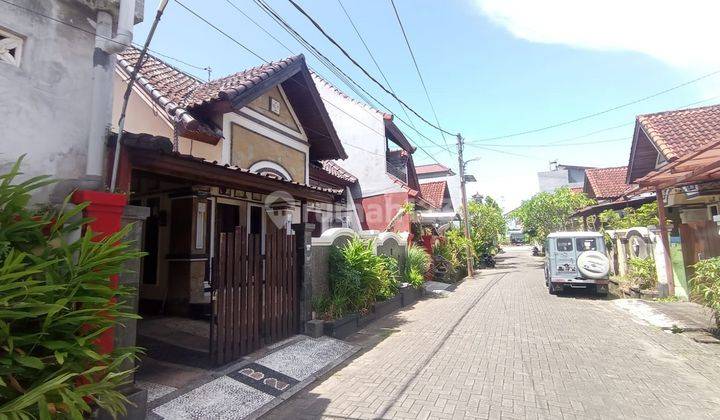 FOR SALE HOUSE IN STRATEGIC LOCATION IN WEST DENPASAR  2