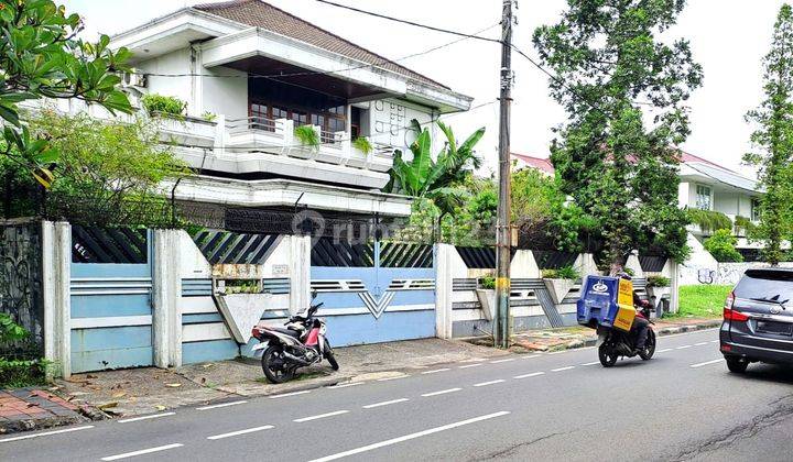 Rumah 2 Lantai di Jalan Raya Boulevard Puri Indah Jakarta Barat. 1