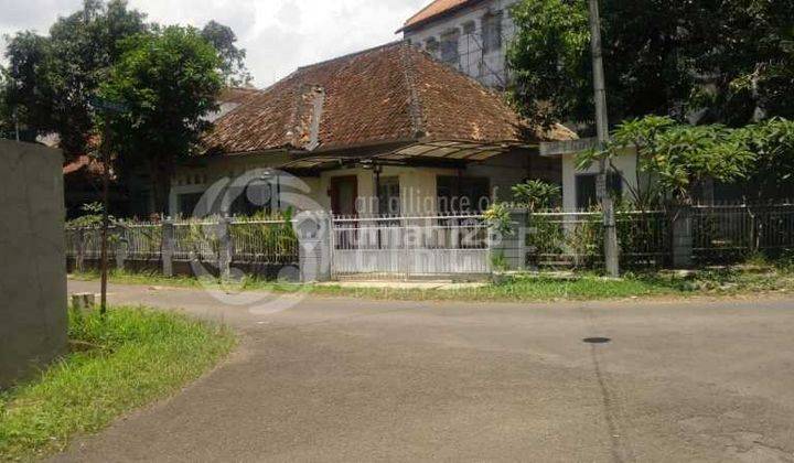 Ruang Usaha Rumah Lawas Rent Sayap Riau Re Martadinata Bandung 1