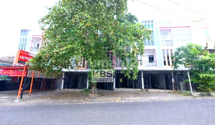 For Rent: Strategic 3-Story Shop House - Teratai Street, Tanjungpinang For Rent: Strategic 3-Story Shop House - Teratai Street, Tanjungpinang