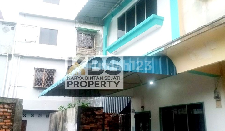 Dijual Town House 3 Lantai Modern & Strategis Lokasi Jl. Bakar Batu - Tanjungpinang Dijual Town House 3 Lantai Modern & Strategis Lokasi Jl. Bakar Batu - Tanjungpinang