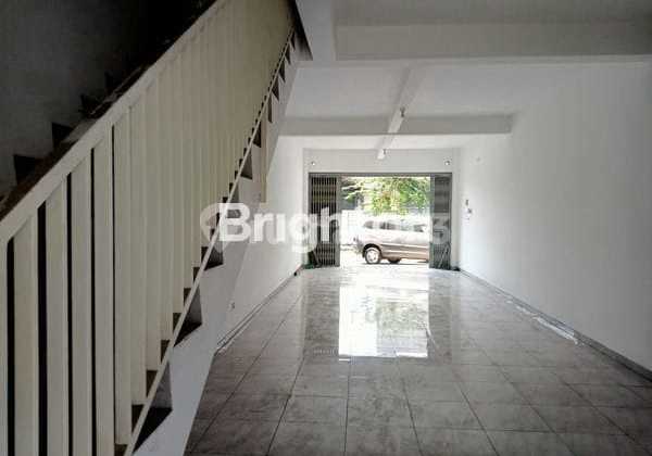 2 New 3-Story Row Shophouses, Freshly Built, Zero Occupancy, Located on Berbek Brigjen Katamso Main Road Near Rungkut Industrial Area, Wadungasri, Tropodo, Pondok Tjandra. 2