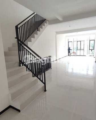 2 Newly Built 3-Story Shop Houses, Zero Kilometers, Wiyung Main Road