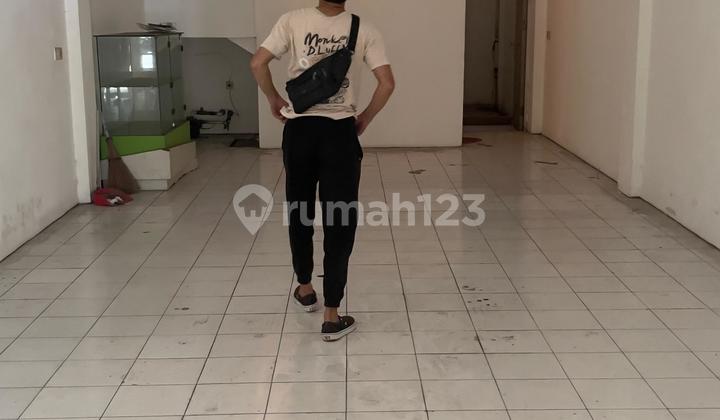 3-Story Ruko in Excellent Condition, Ready to Use, Nginden Semolo Street, Near Semolowaru, Barata Jaya, Bratang, Ngagel, Raya Manyar. 2