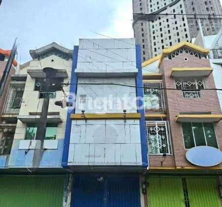 Ruko 3 Lantai Bagus Siap Pakai Raya Mulyosari