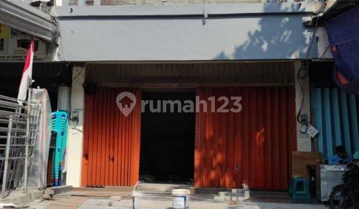 Ready-to-Use 2-Story Shophouse Zero Main Road Mulyosari