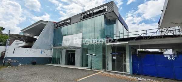 2-Storey Building Ex Car Showroom Hr Muhammad Main Road 2