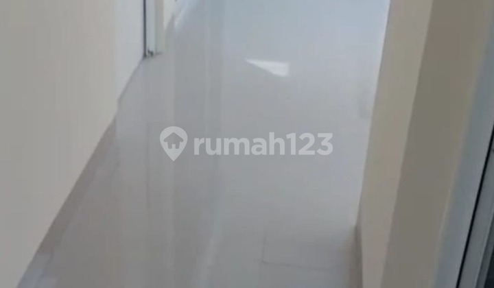 Sewa Rumah 2 Lantai Semi Furnish Di Daerah JGC, Jakarta Timur 2