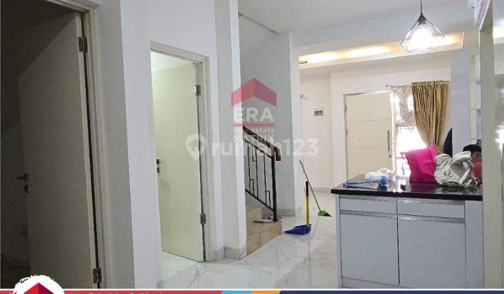 Rumah Cantik Strategis 6x16 Cluster Savana Metland Menteng 1
