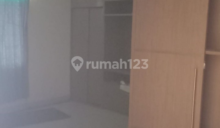 For Sale 2-Story Ready-to-Live House, Strategic Location and Flood-Free in Metland Menteng, East Jakarta, Newly Renovated 2