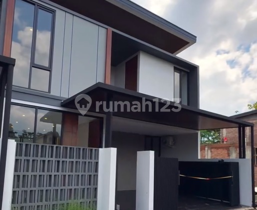 RUMAH DALAM PERUMAHAN DEKAT MONJALI DAN KAMPUS UGM PALAGAN