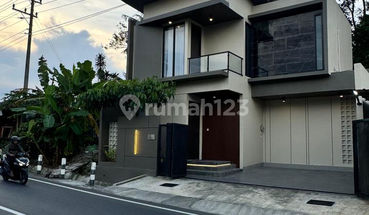 LUXURIOUS FULLY FURNISHED HOUSE IN JAKAL PALAGAN STREET NEAR UGM 2