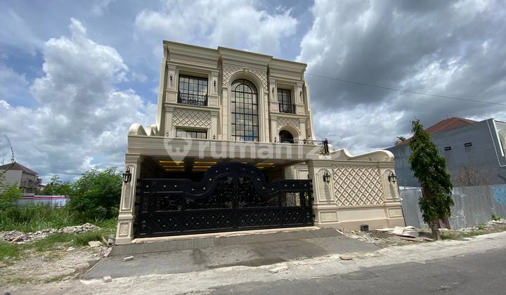 AMERICAN CLASSIC LUXURY HOUSE WITH SWIMMING POOL AND ELEVATOR NEAR TUGU MONUMENT