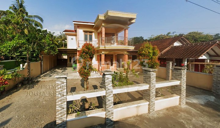 FOR SALE QUICKLY TWO-STORY HOUSE LARGE LAND NEAR UMY SLEMAN JOGJA 2