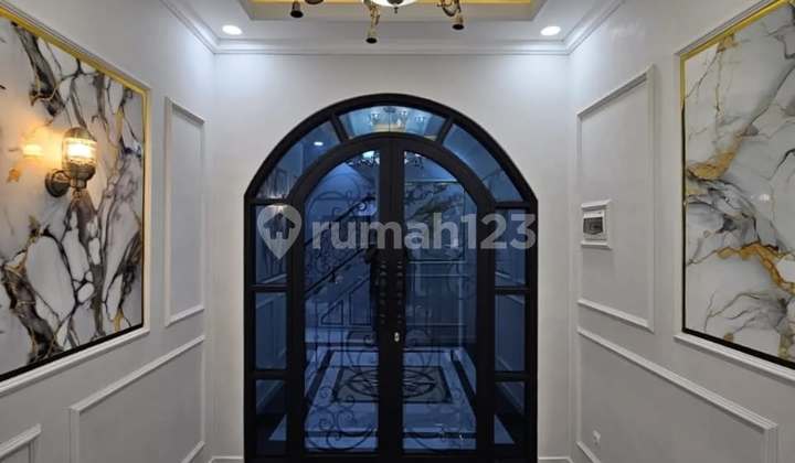 Nice 3-Story House in Jagakarsa, South Jakarta 2