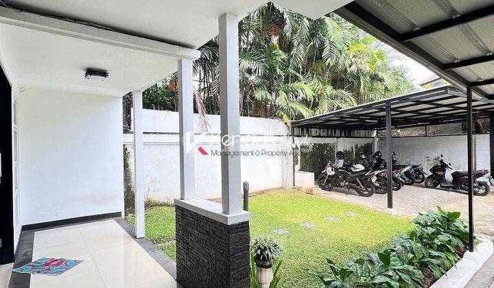 Rumah modern minimalis 3 Lantai private pool 5 menit tol andara 2