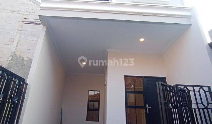 Rumah moderen minimalis 2 lantai setrategis Jagakarsa  1