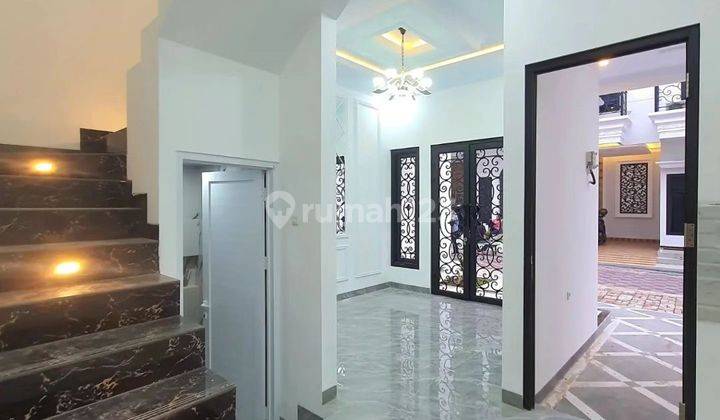 Rumah Cantik 2 Lantai Dalam Townhouse strategis Pejaten jak-sel 2