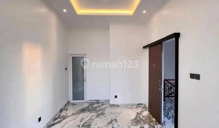 Rumah Townhouse Mewah 3 Lantai di jalan utama Kahfi ujung 2