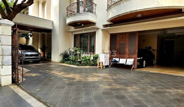 Rumah Bagus Siap Huni Prime Area Jakarta Selatan  2