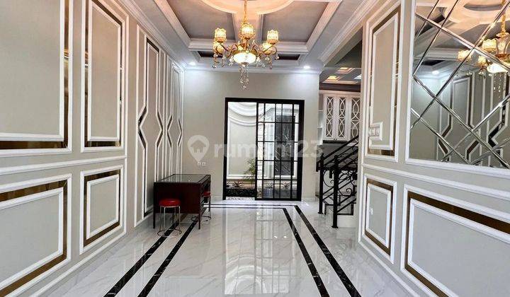 Rumah Baru  Mewah 2.5 Lantai Modern Classic  Akses Jalan  Lega   2