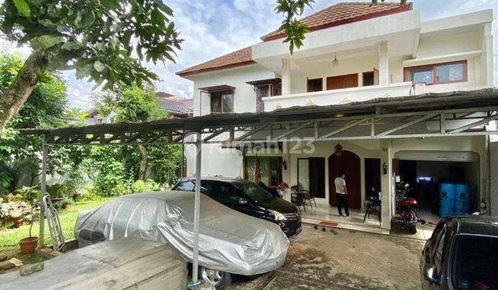 Rumah Asri Nyaman 3lantai Tanah Luas Strategis Jakarta Selatan  2