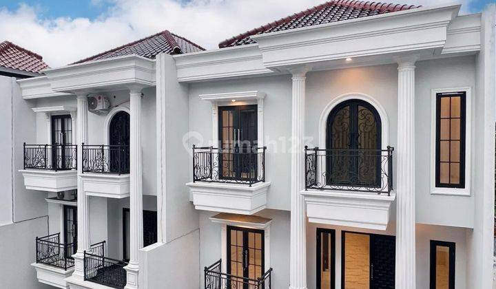 Rumah 3 Lantai Townhouse Strategis Akses Jalan Utama   2