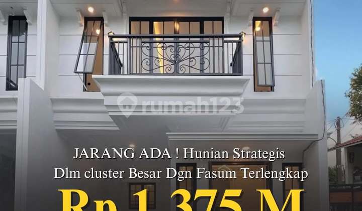 2-Story Strategic House in Tanjung Barat, South Jakarta 2-Story Strategic House in Tanjung Barat, South Jakarta