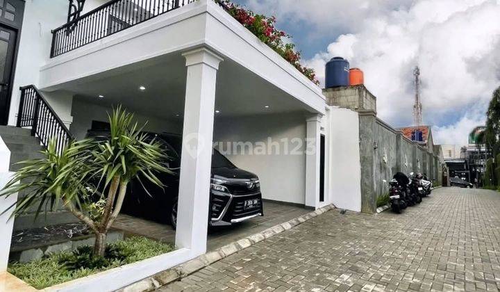 Dijual Rumah 3 Lt Eksklusif Strategis Dijalan Utama Dekat Tol  2