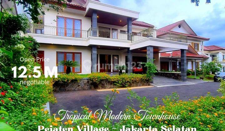 Tropical Modern Towhouse Mewah Elit Strategis Pejaten Jakrata 1