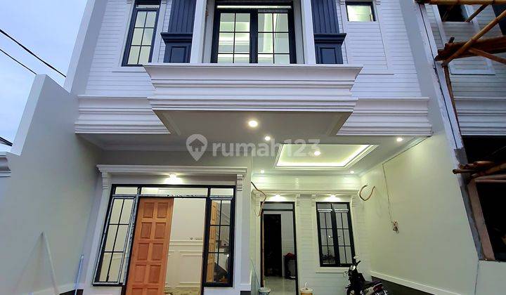 Rumah 2 Lt Modern Classic Strategis Cilandak Jakarta Selatan  1