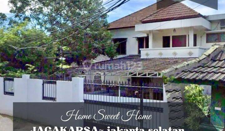 Rumah Asri Nyaman 3lantai Tanah Luas Strategis Jakarta Selatan  1