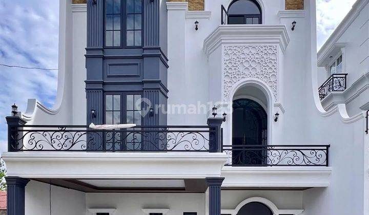 Rumah Bagus Townhouse Langsung Jalan Utama Jakarta Selatan  1