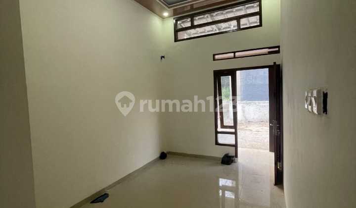 Cash House 1 Floor in Depok City, Close to Public Facilities & Station 2