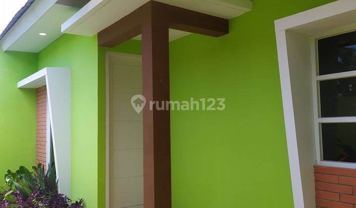 Rumah 1 Lantai Tampilan Modern Dekat Stasiun Dan Jalan Utama  2