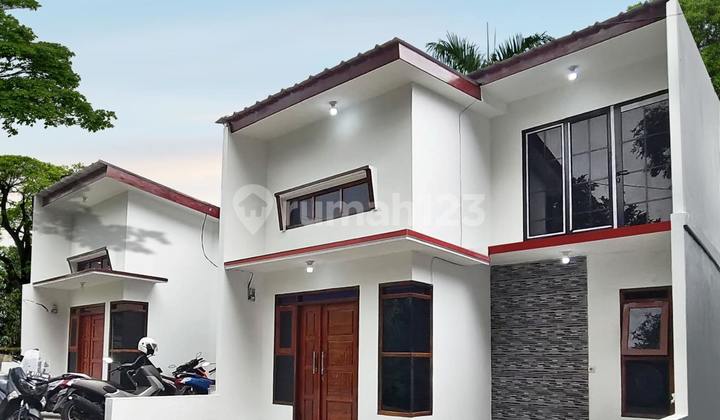 Rumah 2 Lantai Siap Huni, Dekat Fasilitas Umum & Pusat Kota Depok